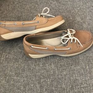 Women’s Sperry Topsider loafer, size 7